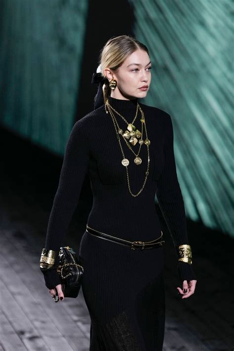 gigi hadid fisico chanel rosso|Gigi Hadid returns to catwalk at Chanel for Coastal Grandma .